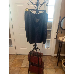 Women's Halogen Skirt Size 12 Black sequin